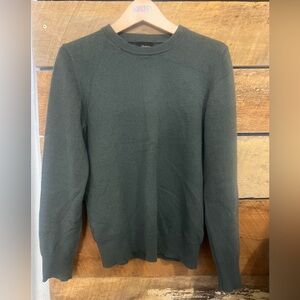 Quince Women’s Green Cashmere Sweater. Mongolian Cashmere Crewneck Sweater